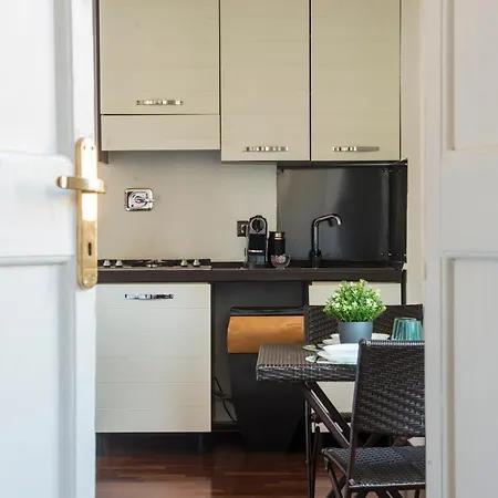 Navona New Charme Art * ローマ